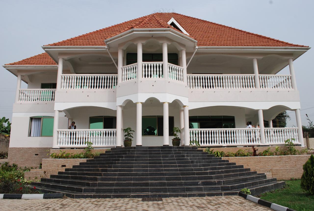 Victoria Royal Hotel عنتيبي المظهر الخارجي الصورة