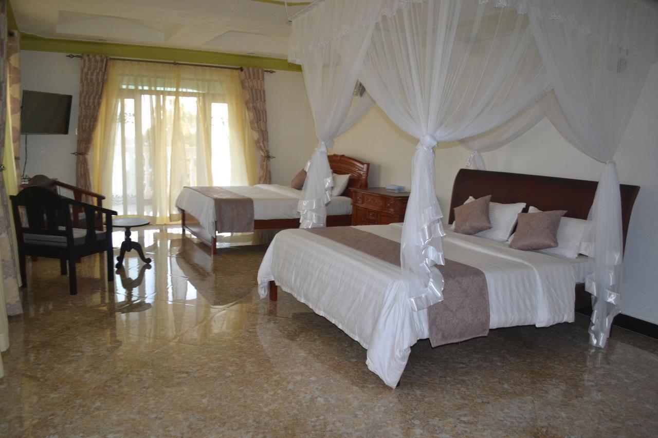 Victoria Royal Hotel عنتيبي المظهر الخارجي الصورة